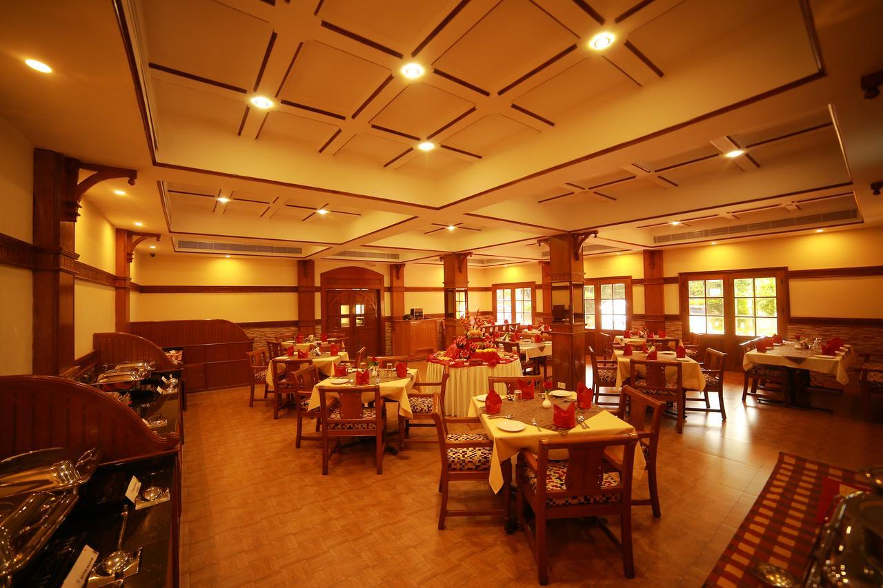 Quality Airport Hotels Nedumbassery Esterno foto