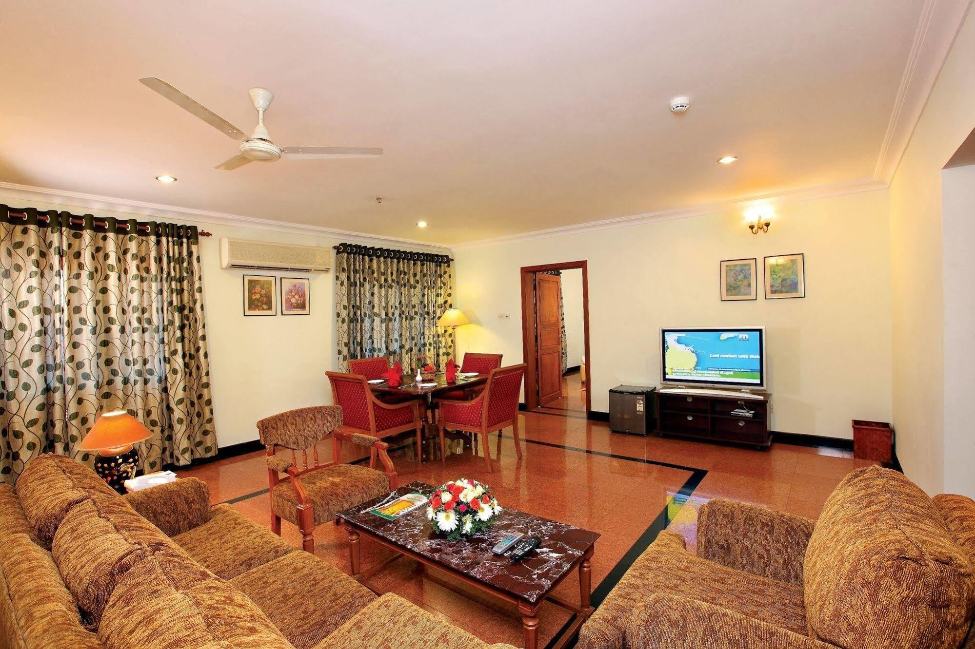 Quality Airport Hotels Nedumbassery Esterno foto