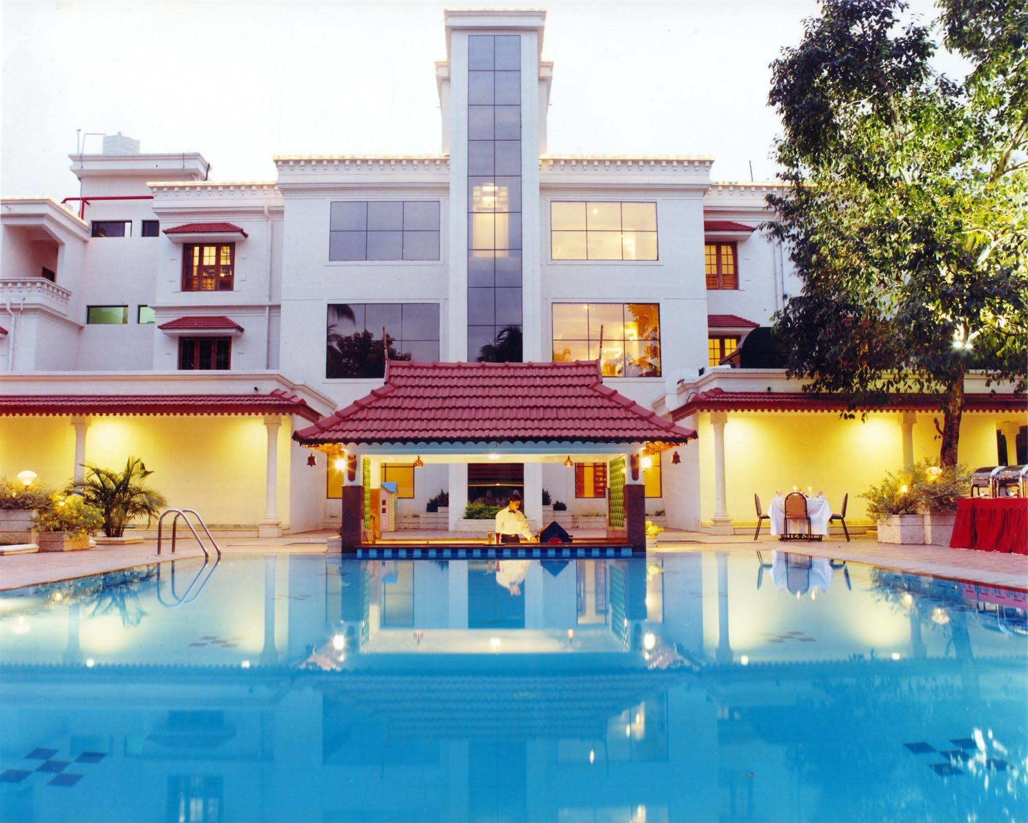 Quality Airport Hotels Nedumbassery Esterno foto