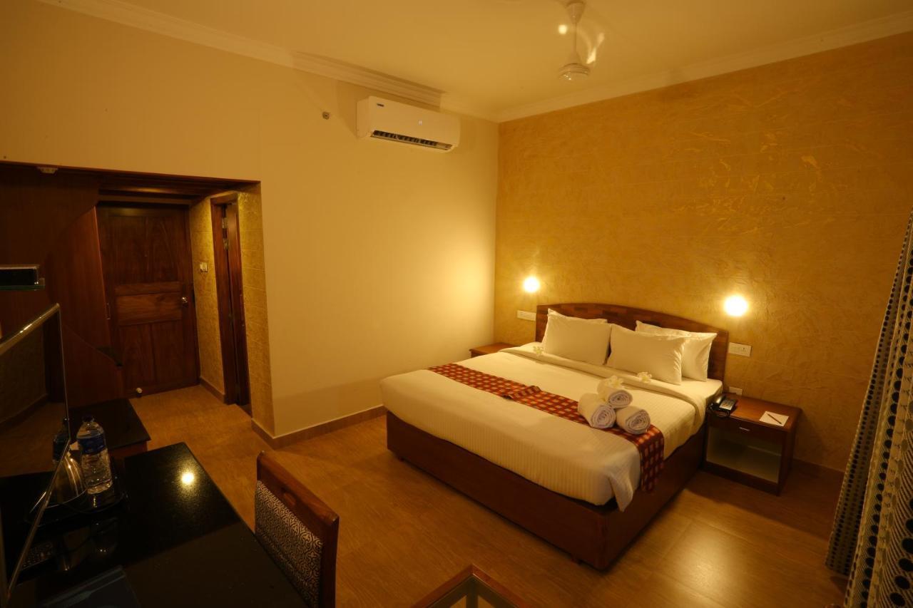 Quality Airport Hotels Nedumbassery Esterno foto