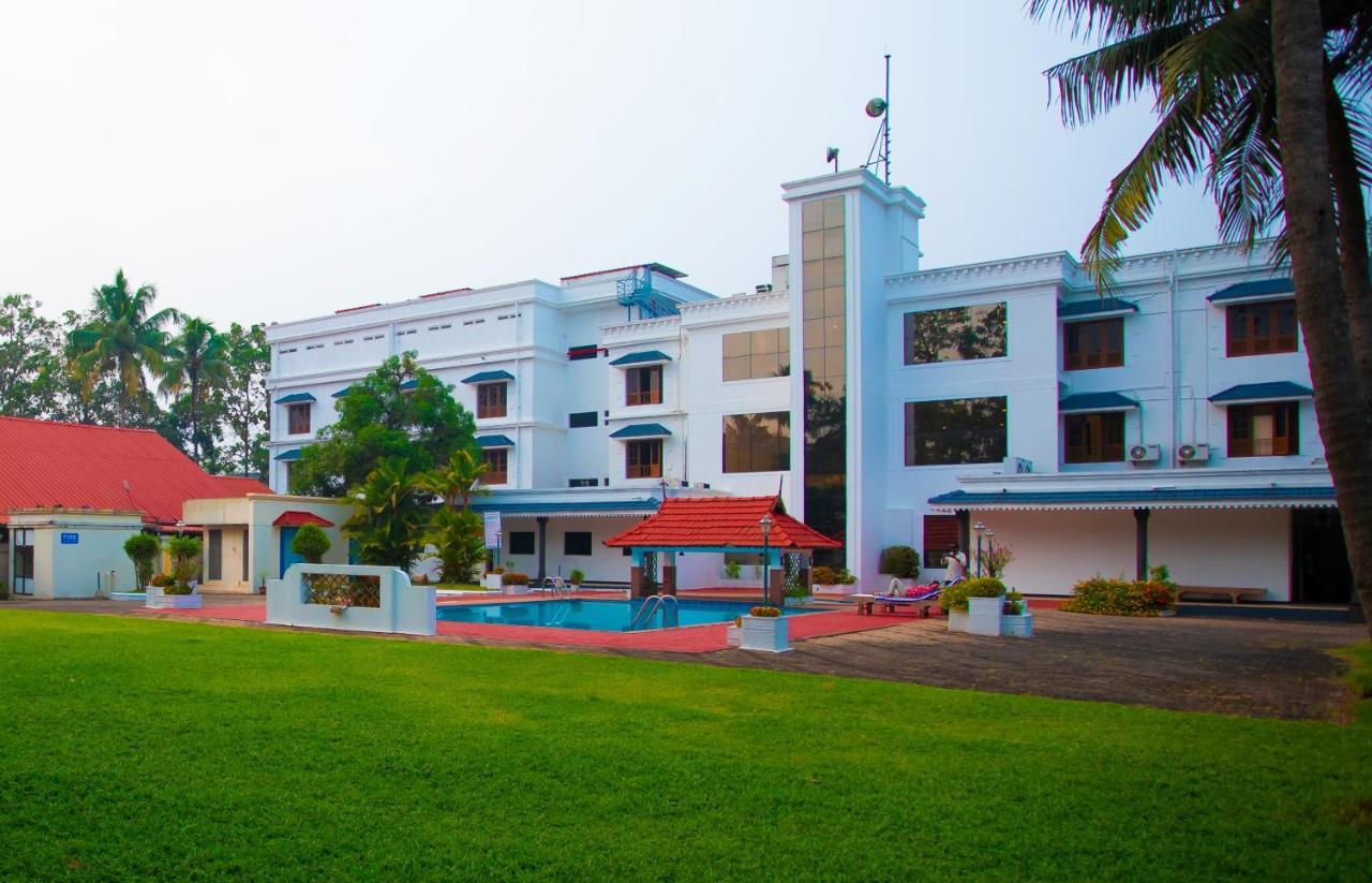 Quality Airport Hotels Nedumbassery Esterno foto