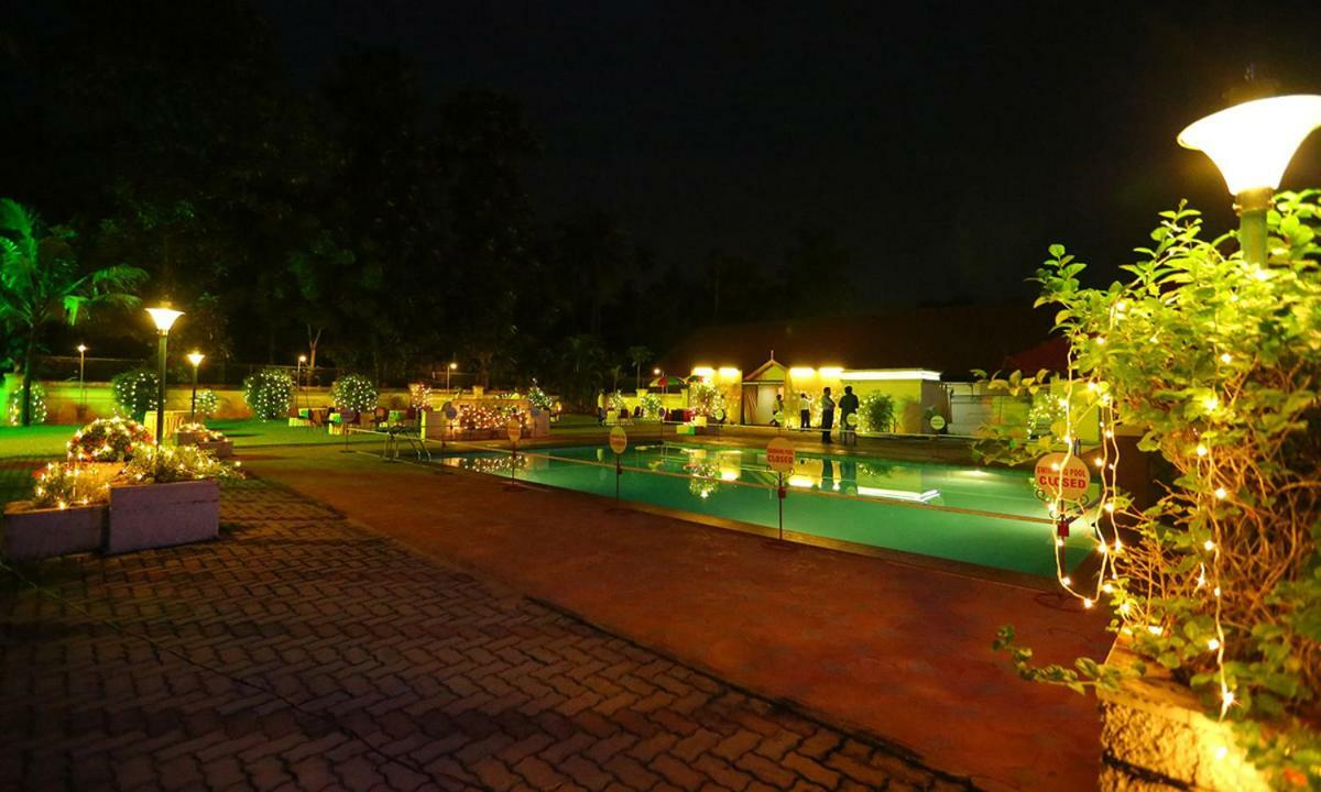 Quality Airport Hotels Nedumbassery Esterno foto